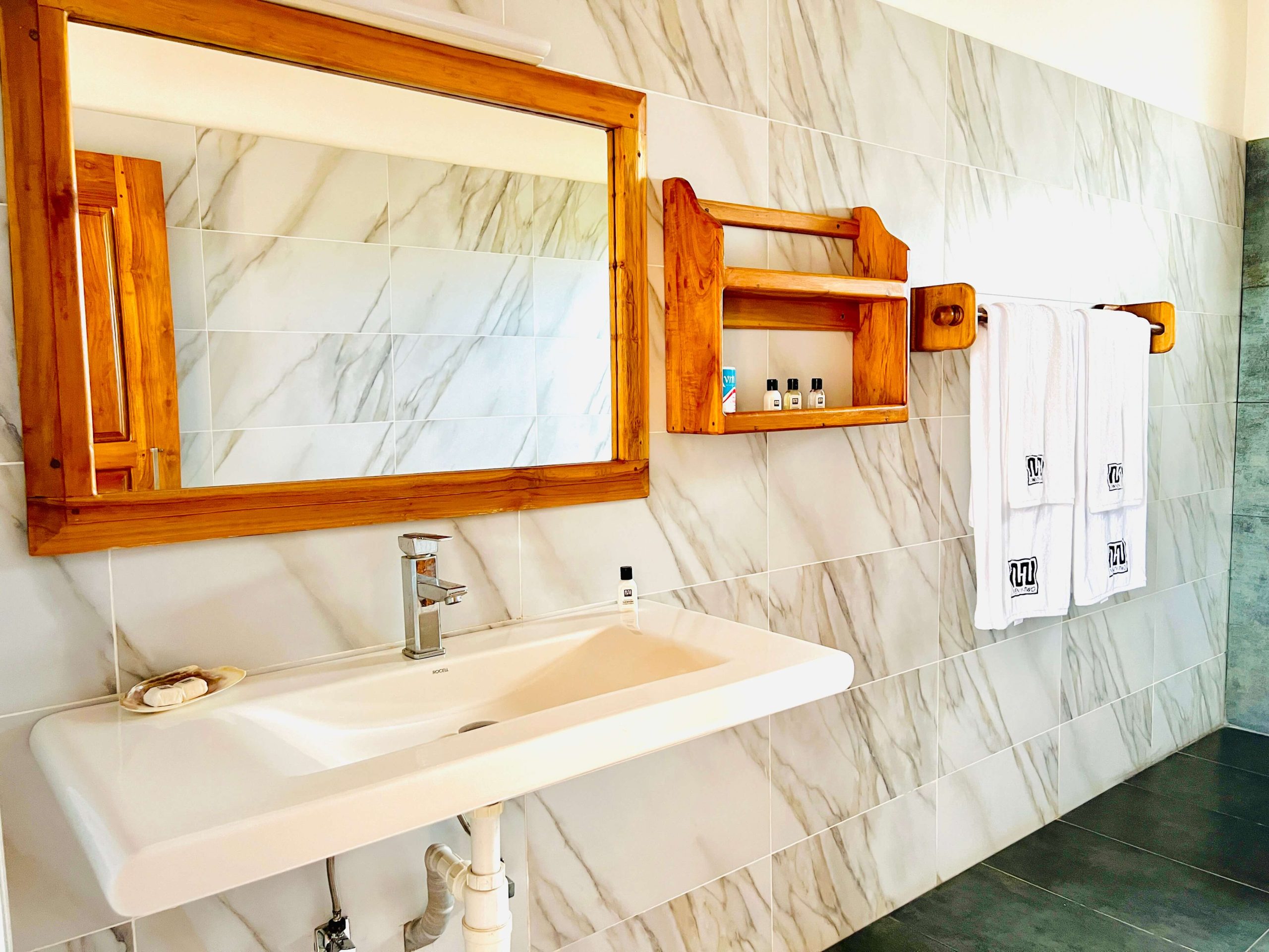 super deluxe room Bathroom 22 swiss residence weligama sri lanka Main
